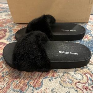 Steve Madden Black Slides